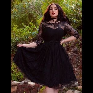 La Femme En Noir Mourning Dress in Black Lace NWT